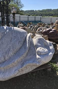Каменная статуя Огромная улитка
